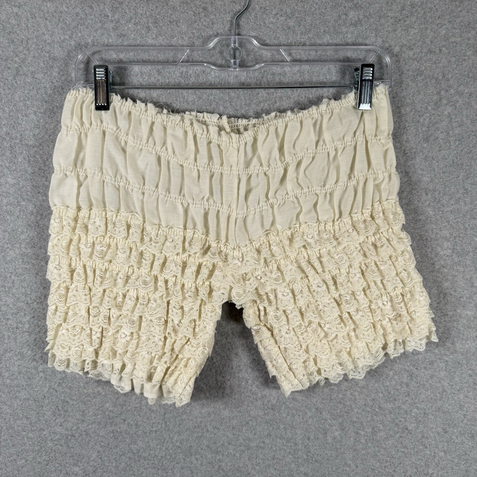 Vintage bloomers lace & Ruffle Stretch 28 waist very stretchy