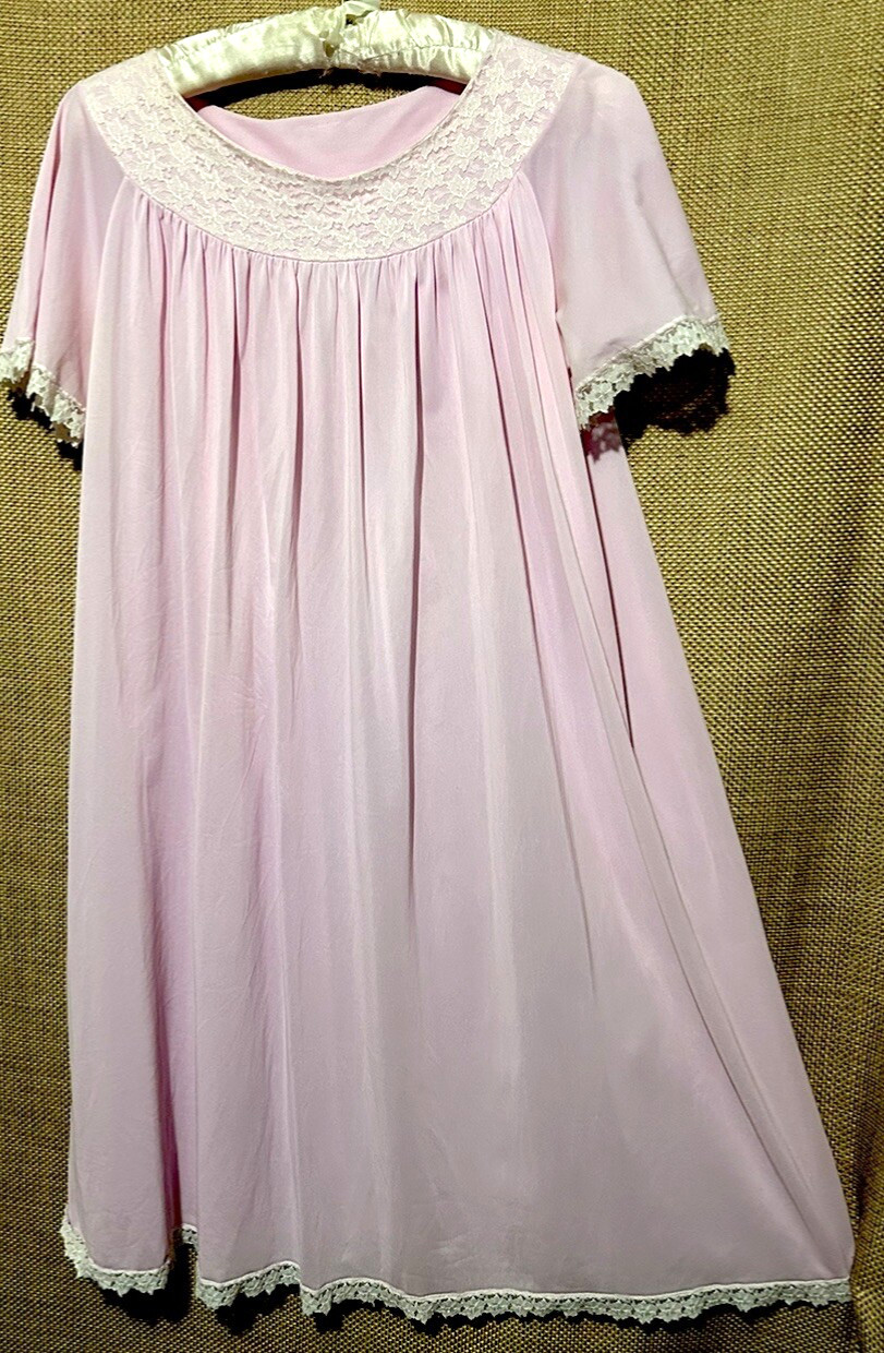Vintage 60&rsquo;s Ter-She&rsquo; Nightgown Nylon Lace Trim Pastel Pink Mid Length Gown