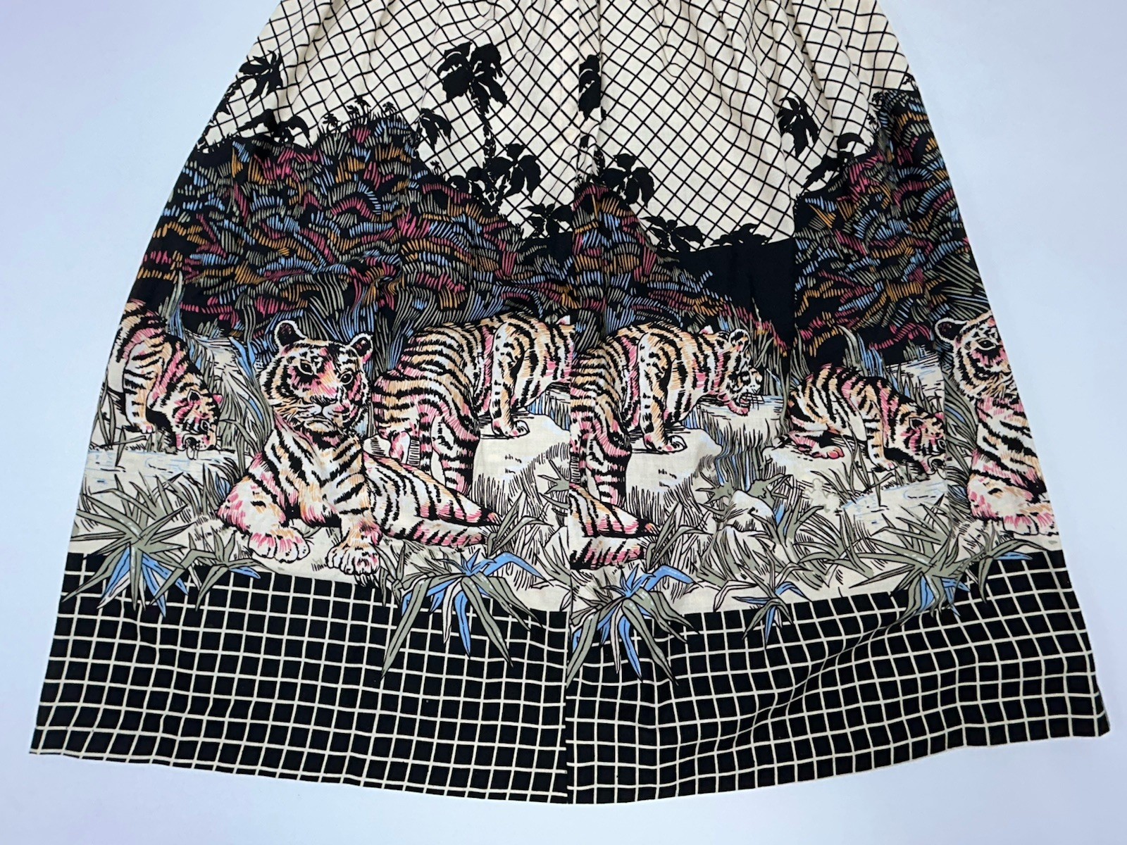 Vintage 80-90s Button Zipper Pleaded Midi Skirt Resting Tigers Print