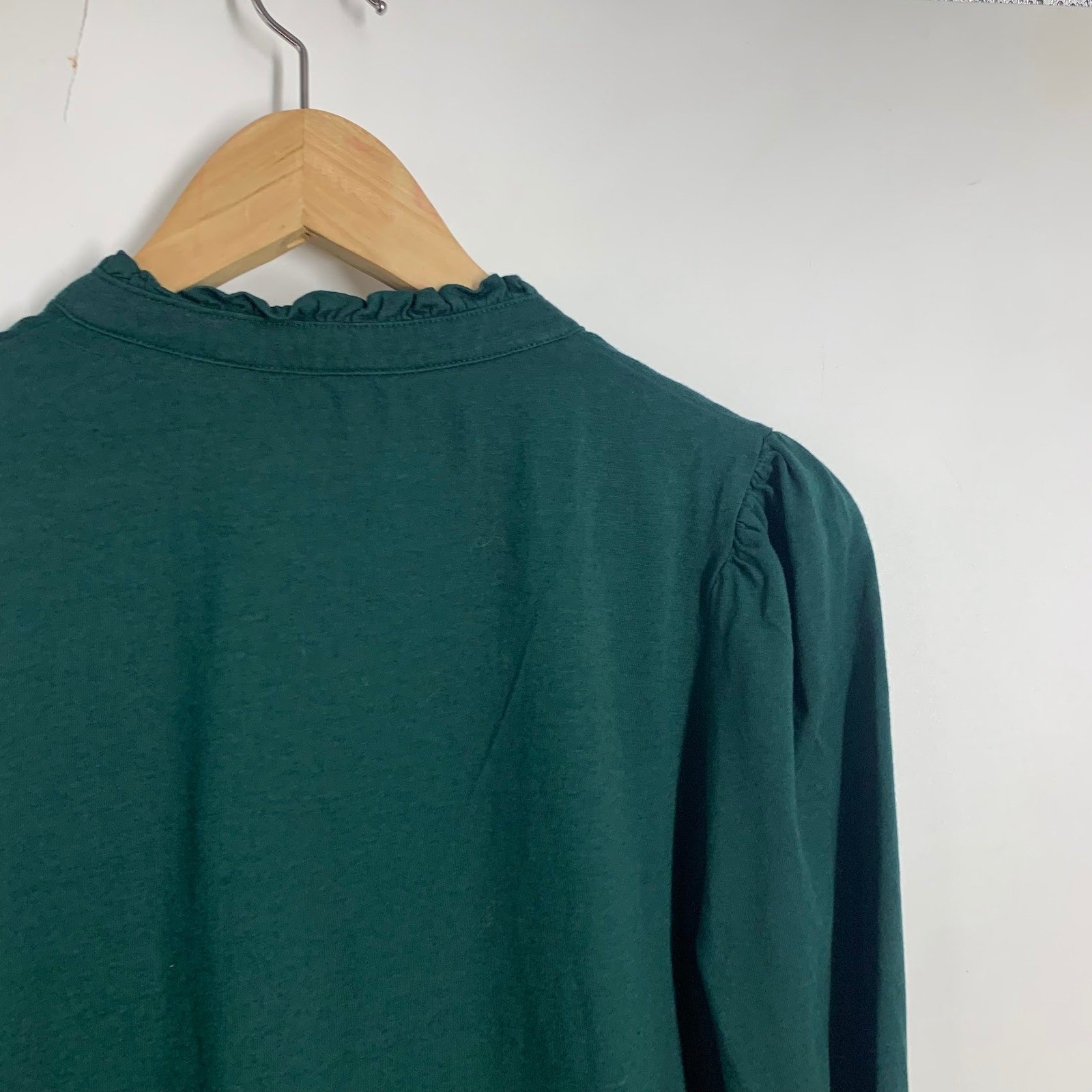 Boden Womens Forest Green Ruffled Henley Top Long Sleeve Puff Shoulder Size US 8