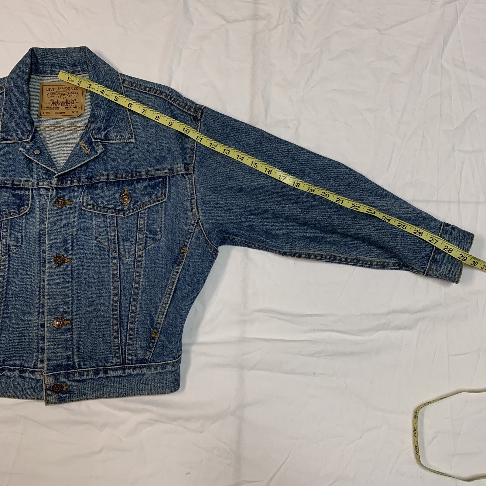 Womens Vintage Levis Denim Jacket Medium 12/14 57598 Embroidered Fish Patch Bass