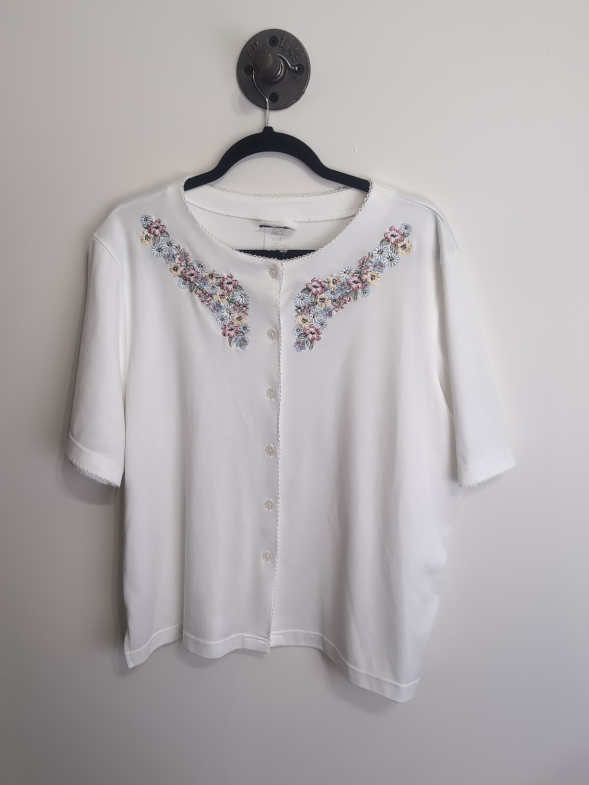 Bonworth Women&rsquo;s Short Sleeve Embroidered Button Up Sweater