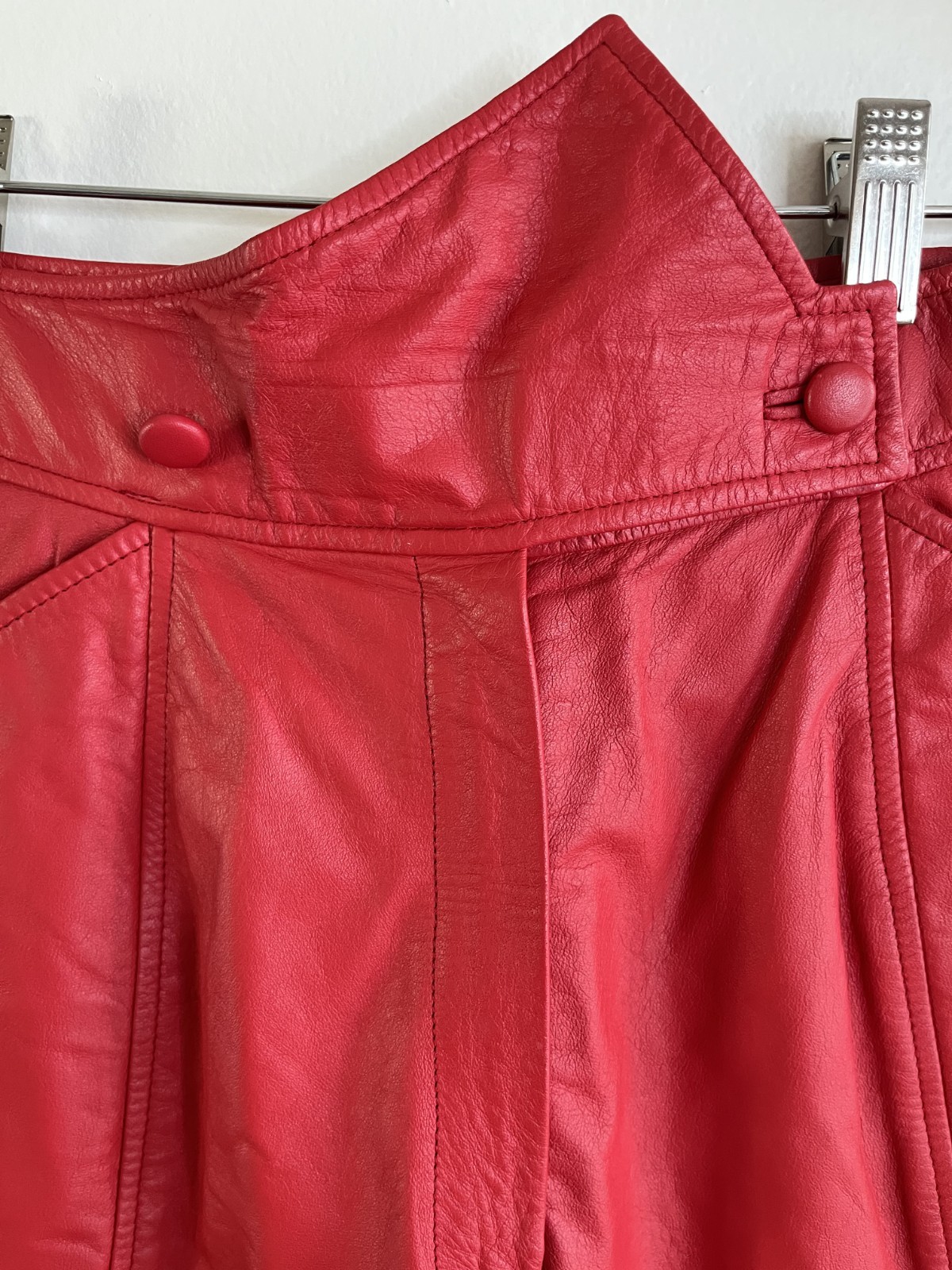 Vintage 1980s Cherry Red Genuine Leather Cropped Jacket & Pants Set Size 36