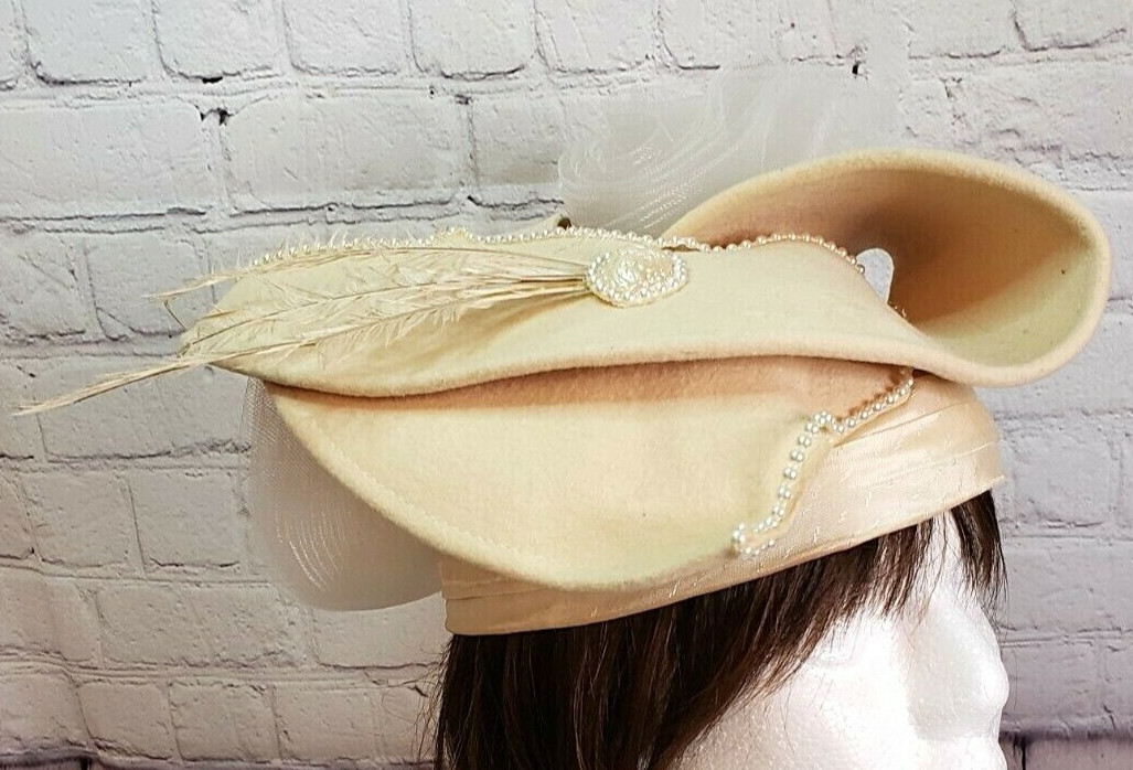 Vtg Bollman Hat Co. Designer&rsquo;s Touch Exclusive Wool Doeskin Felt Feathers Pearls