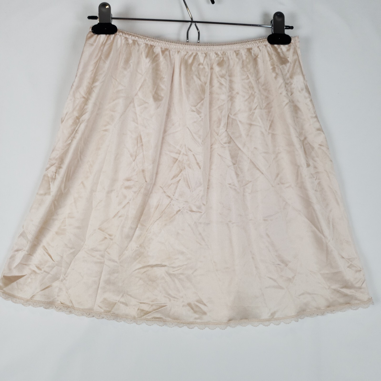 Vintage Warners Nylon Half Slip Large 17 in Lace Trim Beige