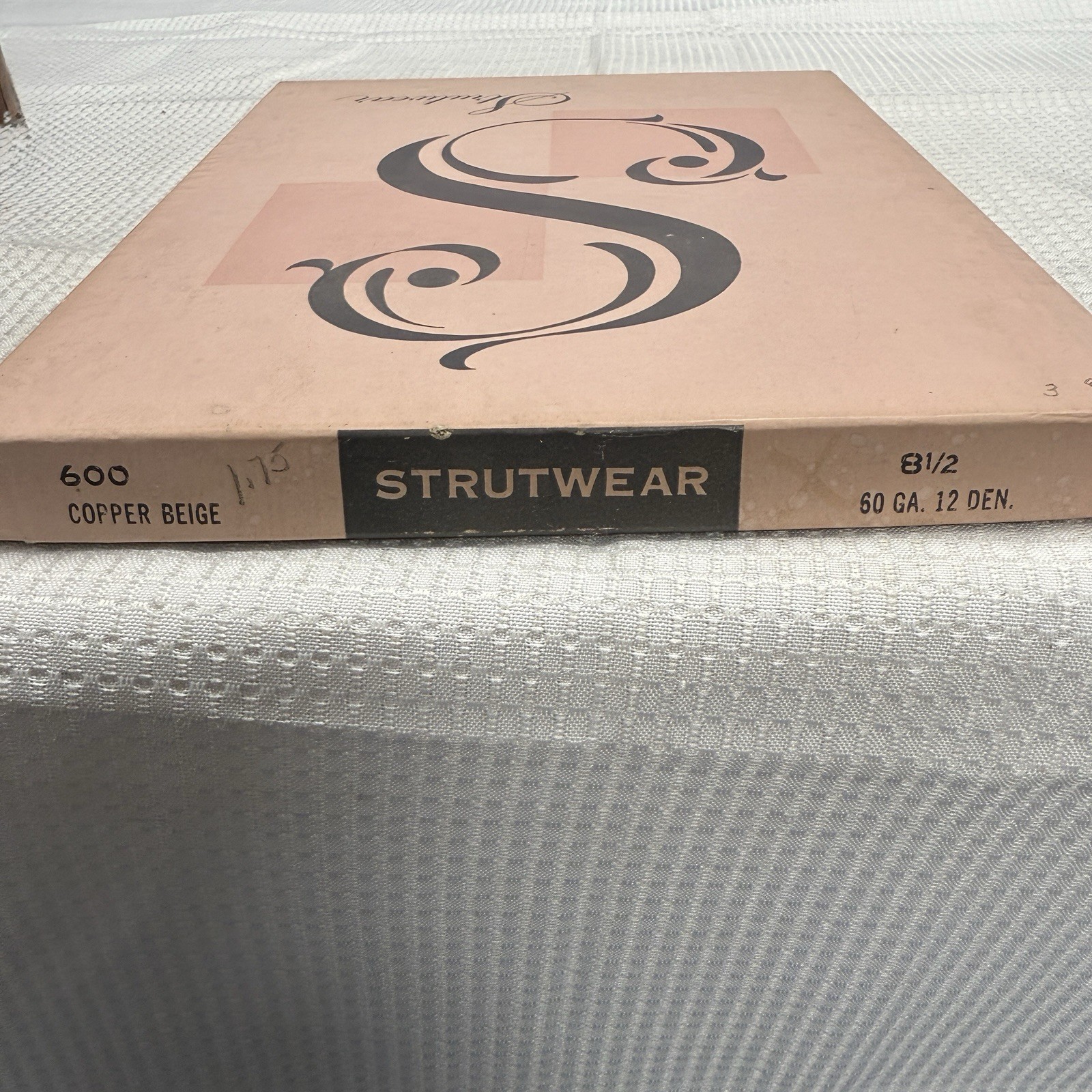 3 Pairs Vtg 50s Strutwear 600 Copper Beige 8.5 Nylon Stockings Seams New 1 Box