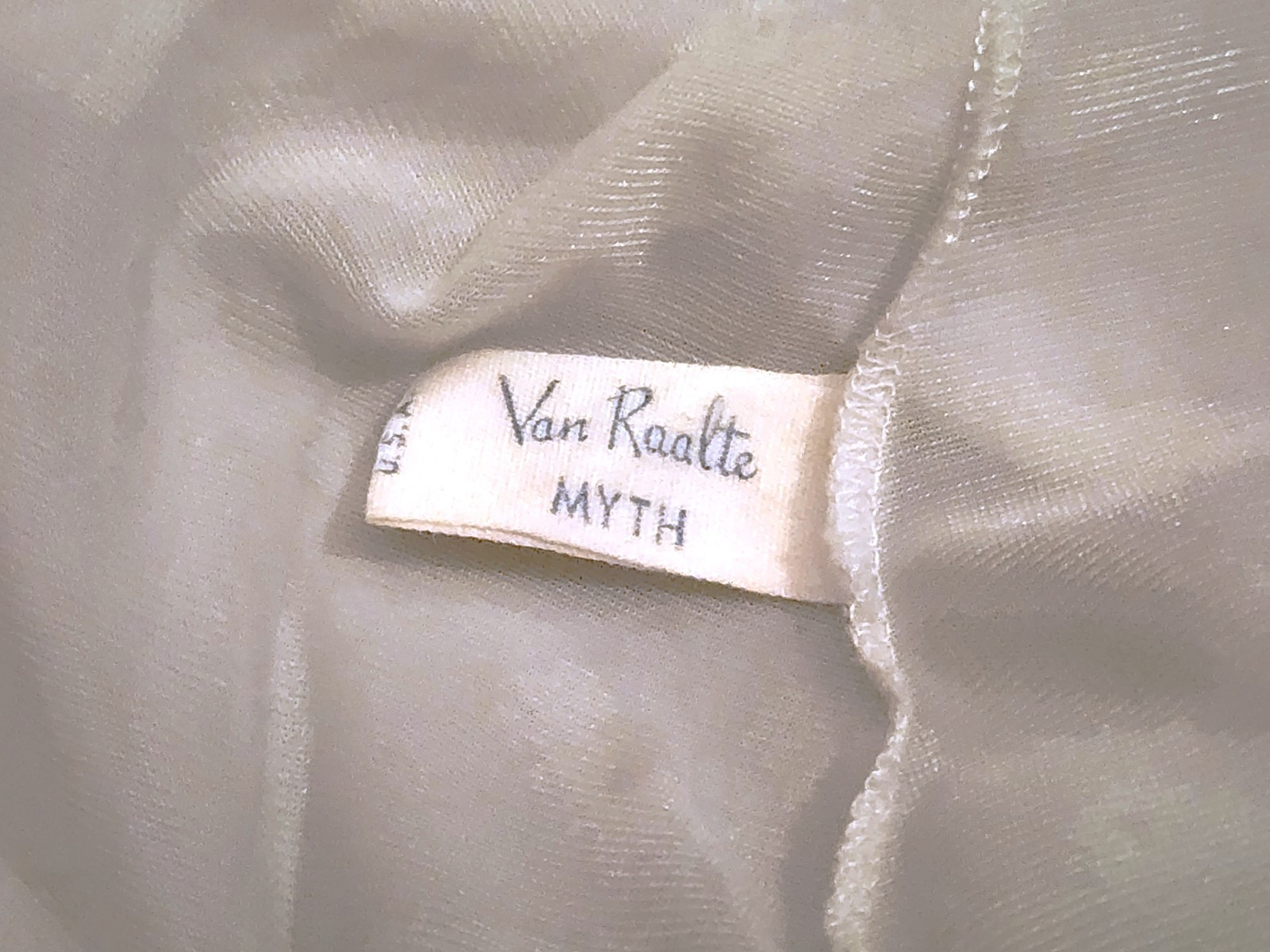Vintage 1950&rsquo;s Glamorous Powder Blue « Myth » Nightgown Van Raalte Bust Size 34~36