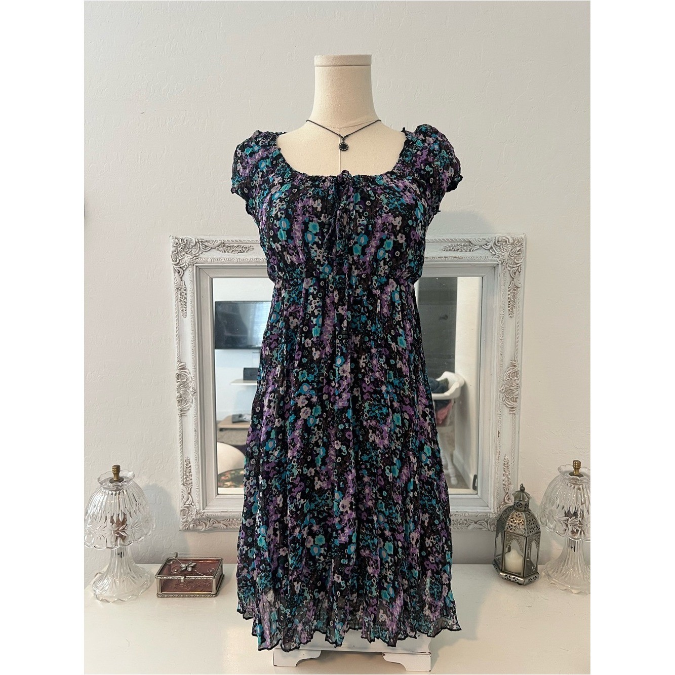 vintage y2k babydoll floral midi dress with cute button details and bow