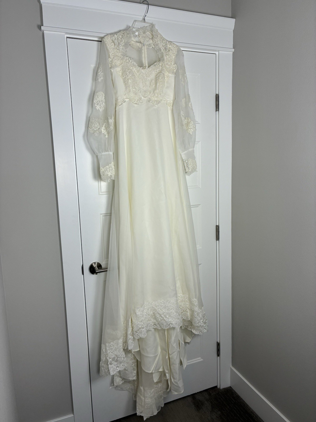 VTG ILGWU Victorian Wedding Dress Gown Sweetheart Neck with Train/Veil 8 Ivory