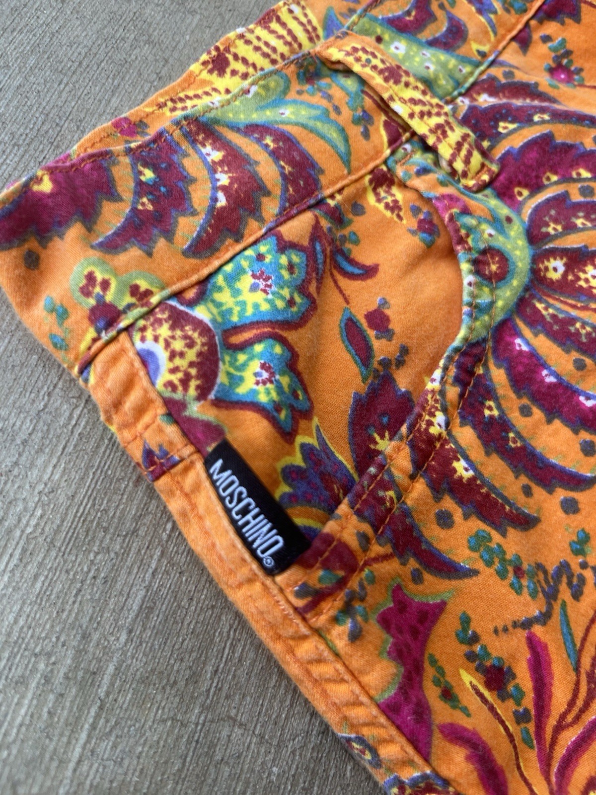 Moschino Donna Orange Paisley Pattern Pants. Sz 26&Prime; waist