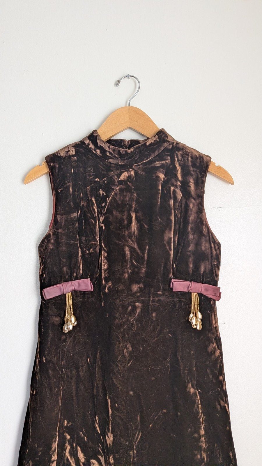 Vintage circa 1960&rsquo;s-70&rsquo;s Women&rsquo;s Chocolate Brown Crushed Velvet Mini Dress S
