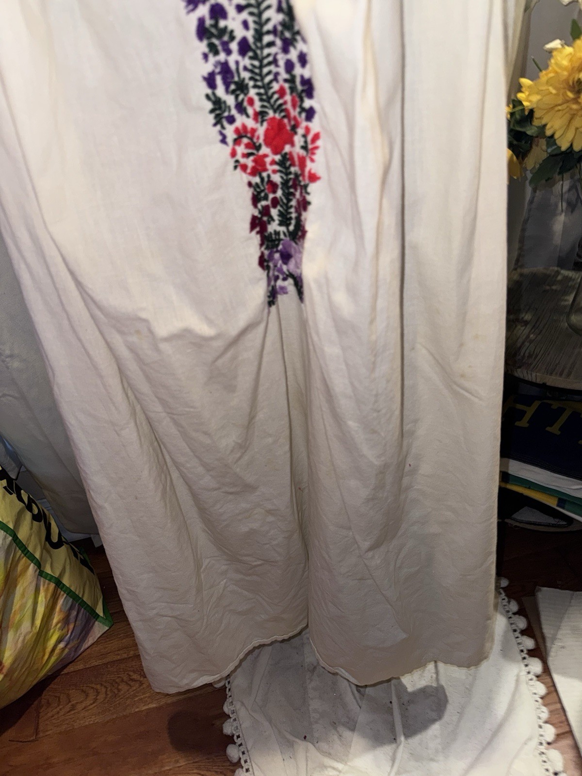 Vintage Oaxacan Mexican 70&rsquo;s Long Dress Off White Cotton Embroidered Floral Sz L