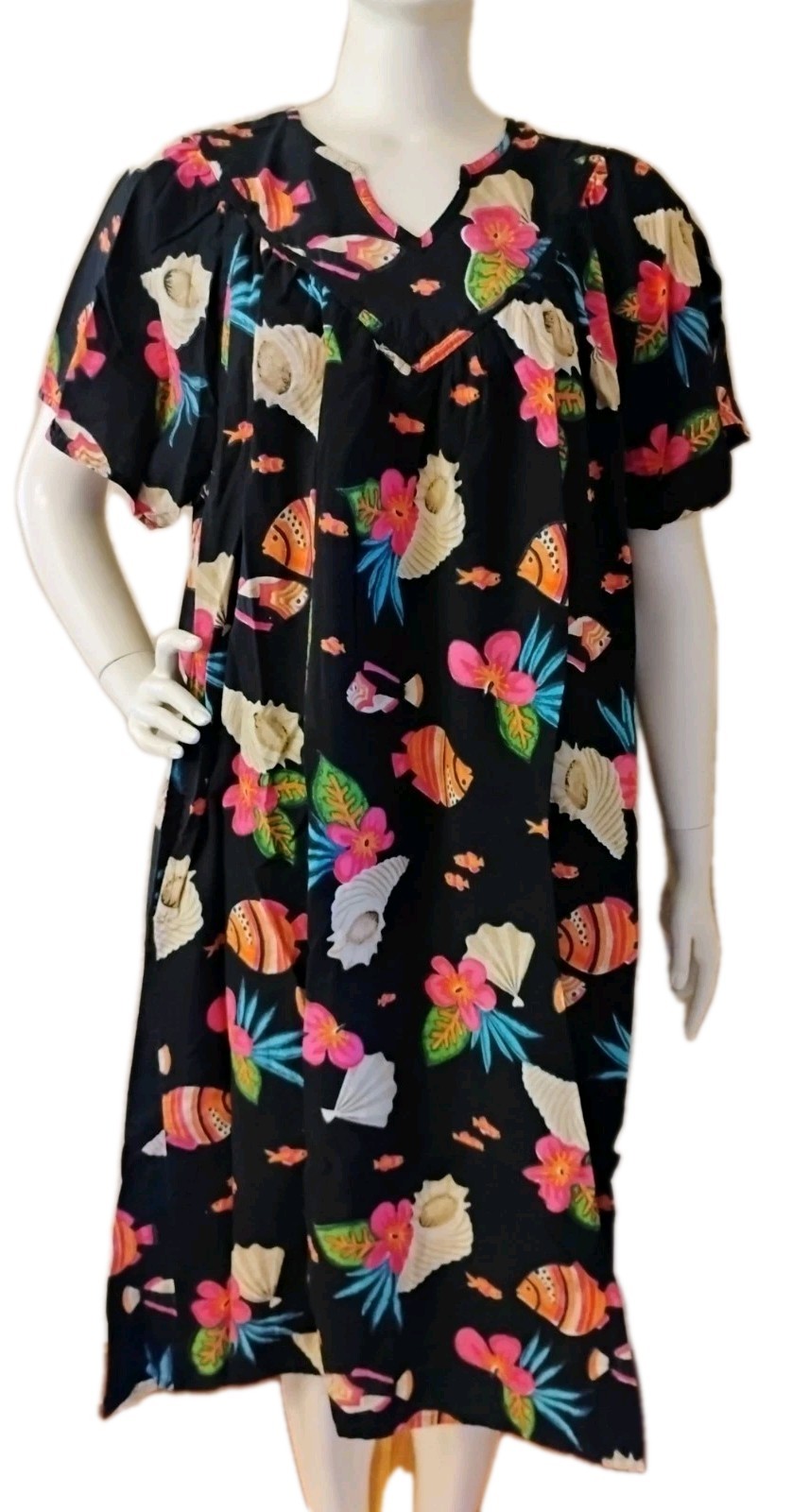 VTG 1980&rsquo;s « Daffodil » Black with Vibrant Tropical Patterned MuMu or Loungewear