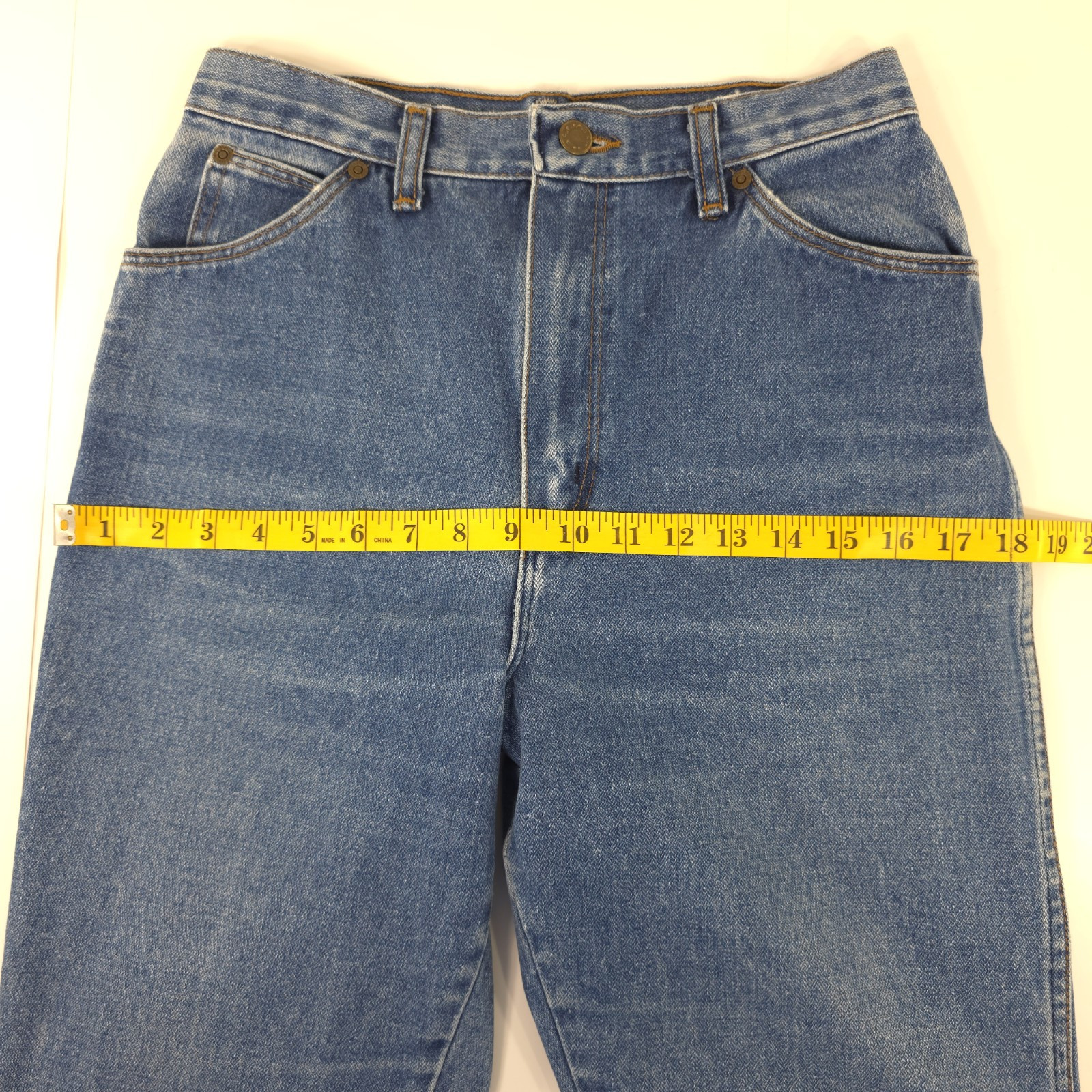 VINTAGE WRANGLER WOMEN&rsquo;S JEANS SIZE 10 AVERAGE MEASUREMENTS 27×32 *100% COTTON*