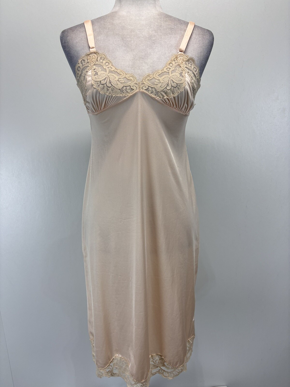 Christian Dior Full Slip Sz Small Beige Lace Trim Adjustable Straps Nylon USA