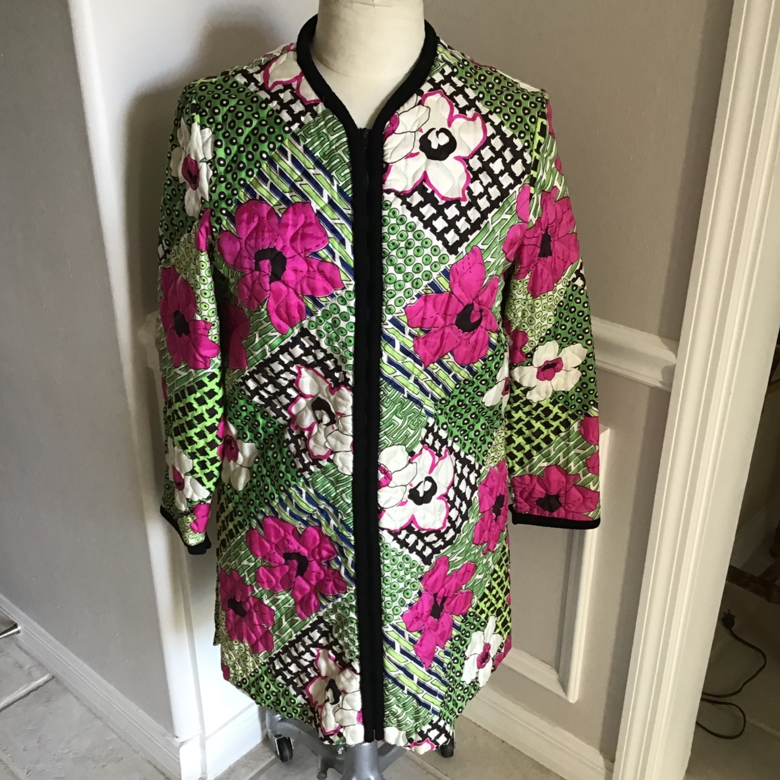 Vtg Evelyn Pearson Quilted Floral House Coat Robe Mid-Century Womens Zip Green S