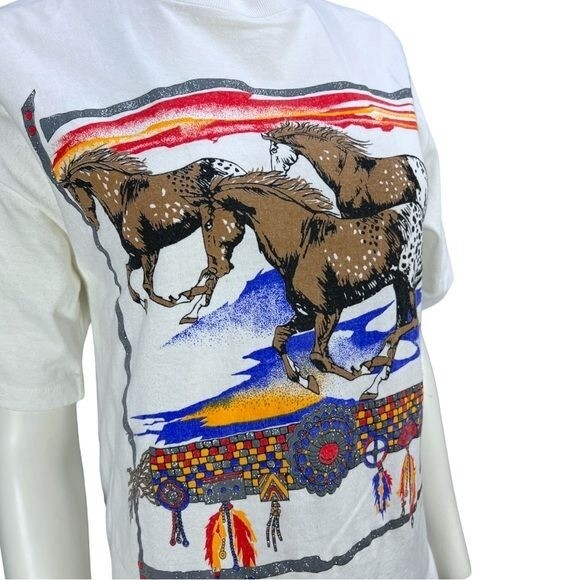Vintage White 1997 DIAMOND DUST (Glitter) Horses Running Tee Size MD