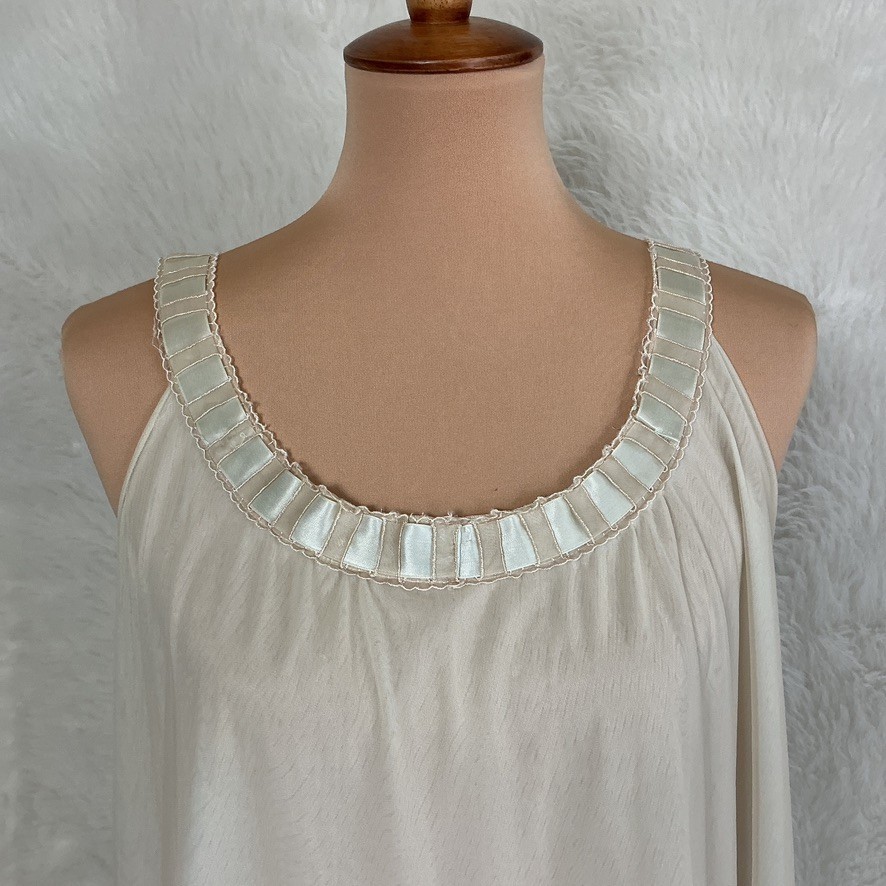 Vintage 50s Odette Barsa Ivory, Blue & Pinkish Ivory Lace Trim Nylon Nightgown L