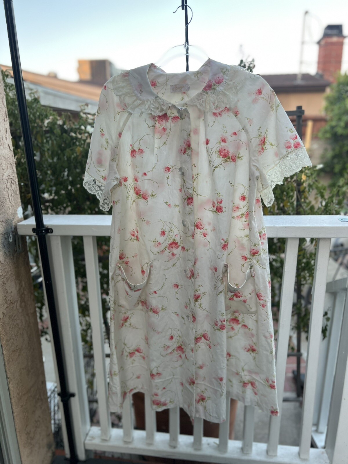 Barbizon Vintage Gown Robe Size 14 White With Pink Flowers Bottoms