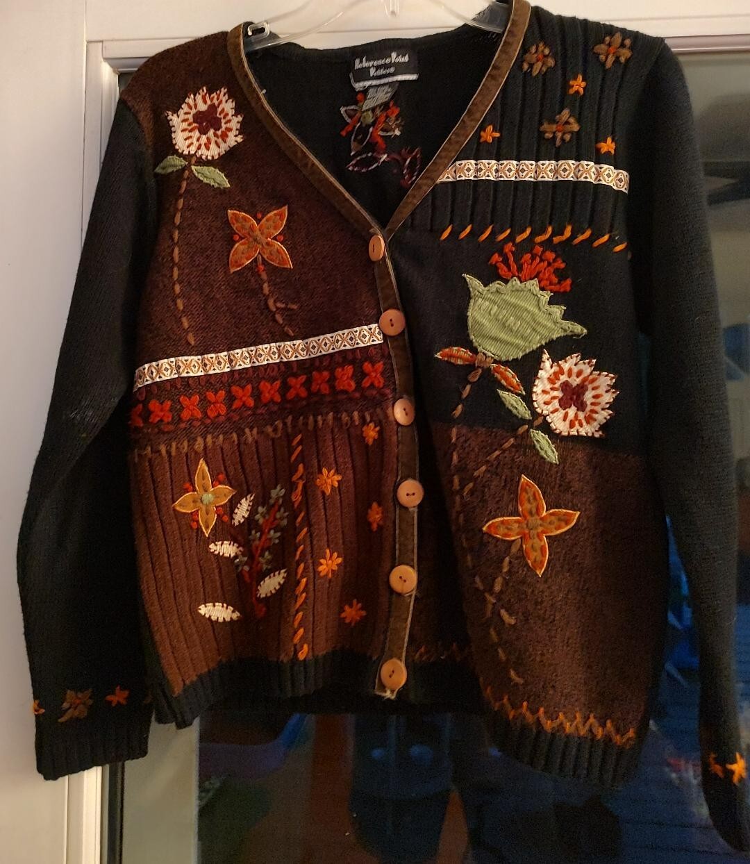 Vintage Reference Point Sweater Women&rsquo;s Petite Med. Floral Embroidered Cardigan