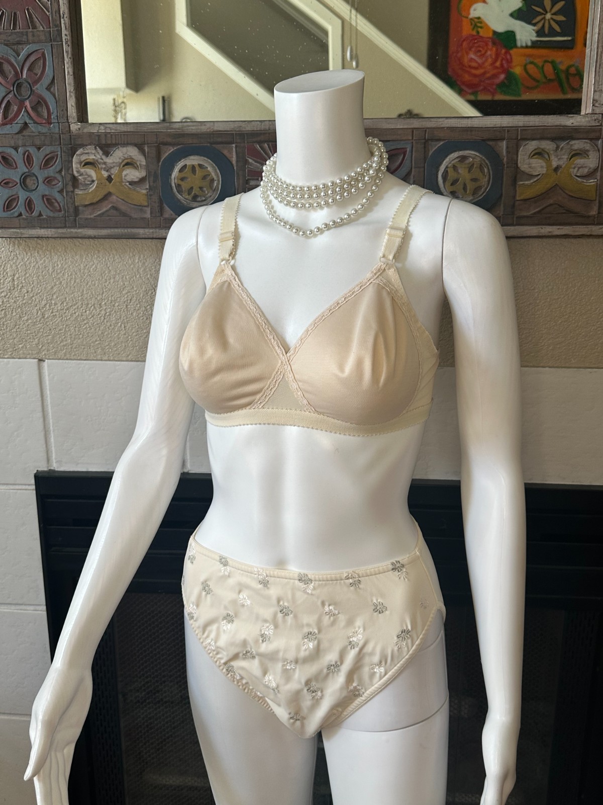 Collectible L Warner&rsquo;s Flower Charms bottoms matching braziers lingerie set