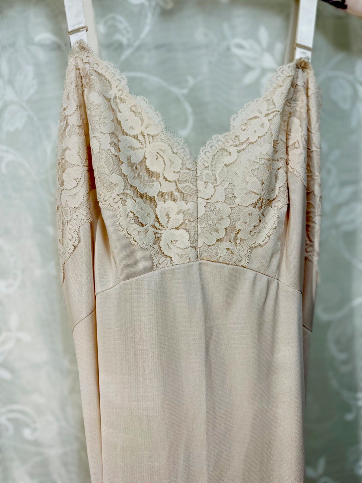 Vintage Pinehurst Lingerie Silky Lace Slip Medium