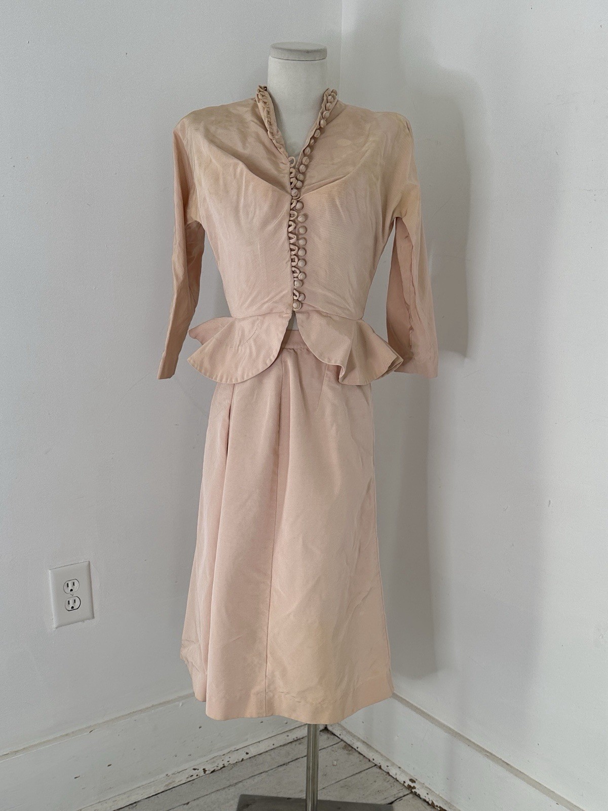 Vintage 40s Mary Muffet Pink Peplum Victory Suit As Is AMAZING