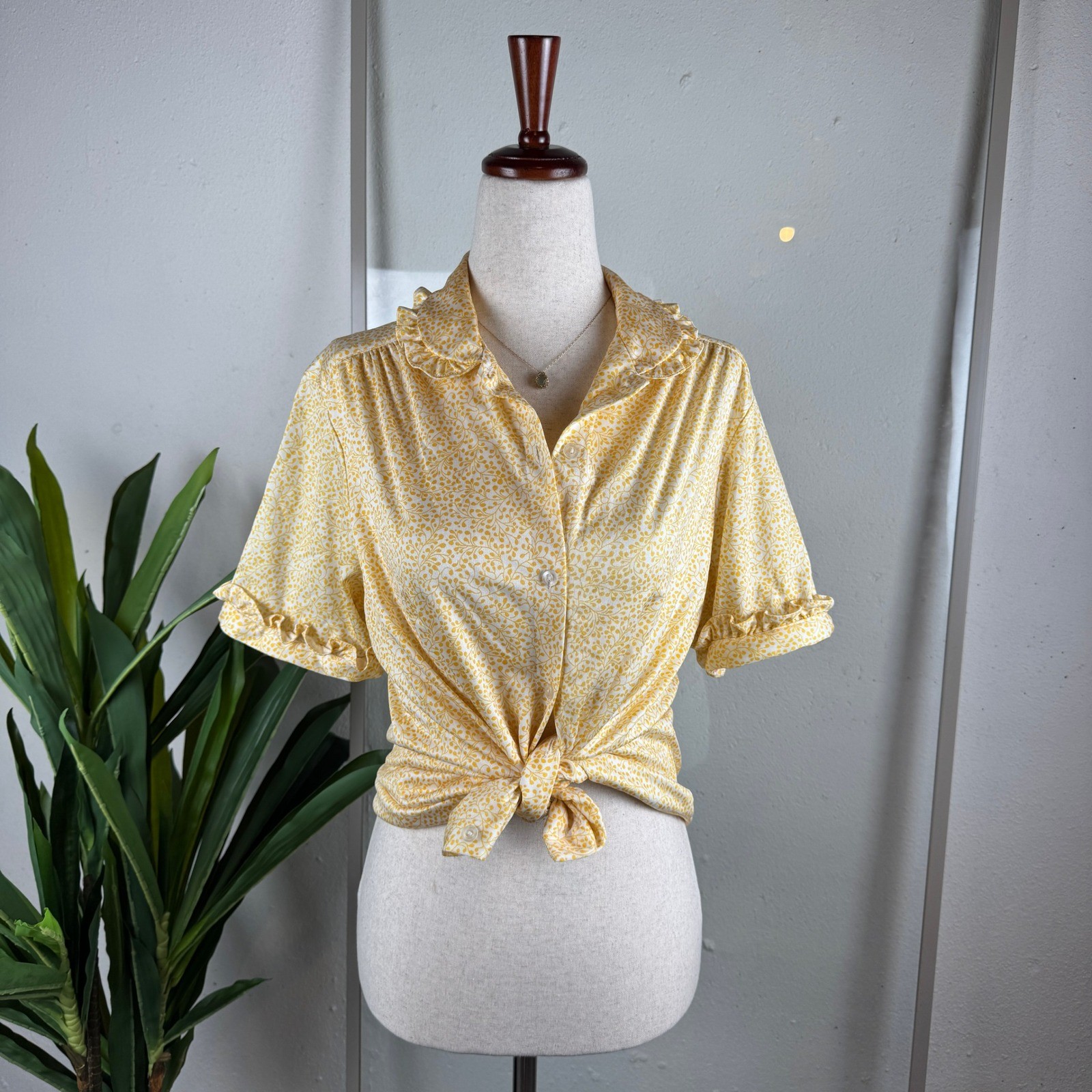 Vintage Prairie Cottage Floral Sunshine Yellow Blouse Ruffle Peter Pan Collar L