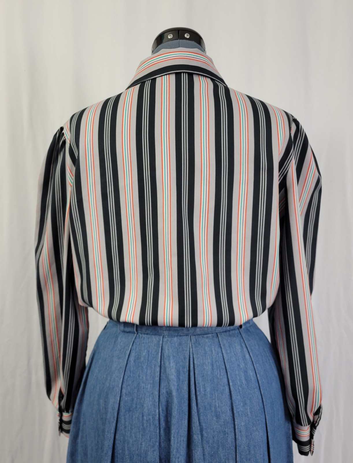 Vintage Grey & Black Striped Button Down Top w Red/Teal/Purple Accent Size 16