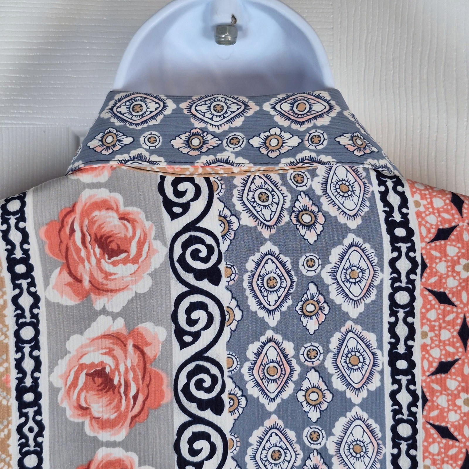 Vintage button down shirt floral pink black Notations womens 8