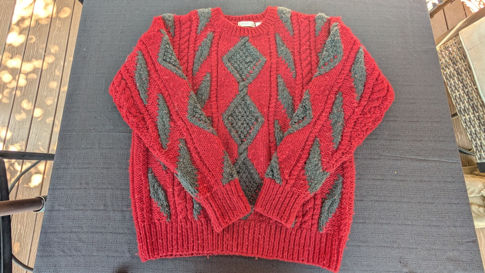 Vintage 90&rsquo;s Liz Claiborne Hand Knit 100% Wool Chunky Knit Sweater – Size Large