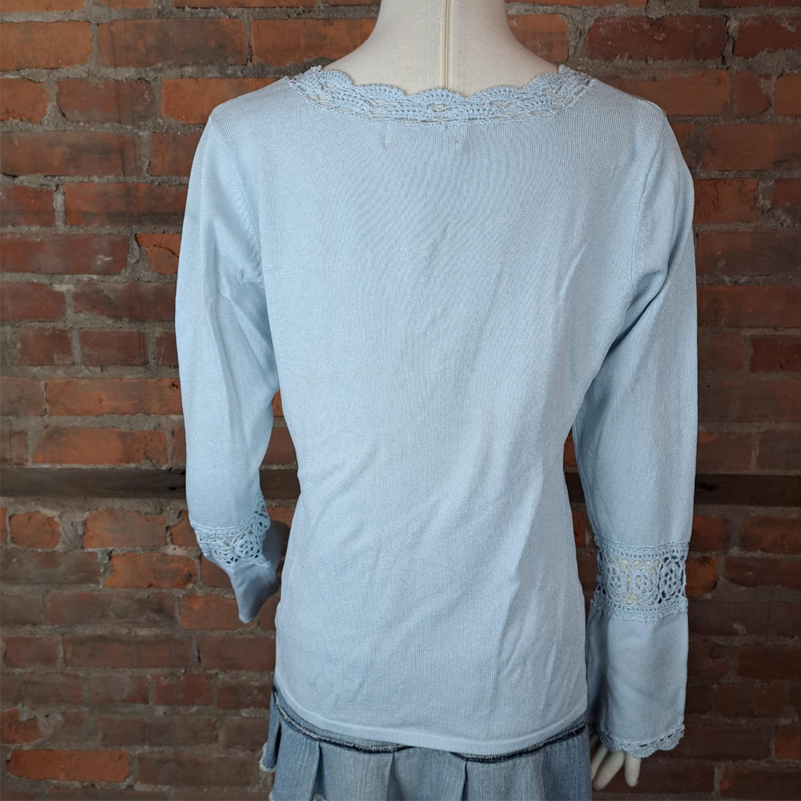 VTG Kikit Pullover Sweater Crochet Trim Light Blue Long Sleeves Size M