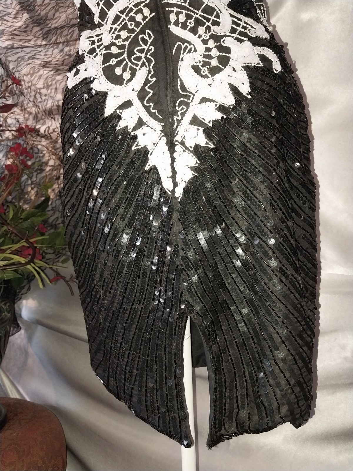 VTG GLAM DECO Sequins Beaded Mini Scalloped Dress Black White Silk Lined XS/P