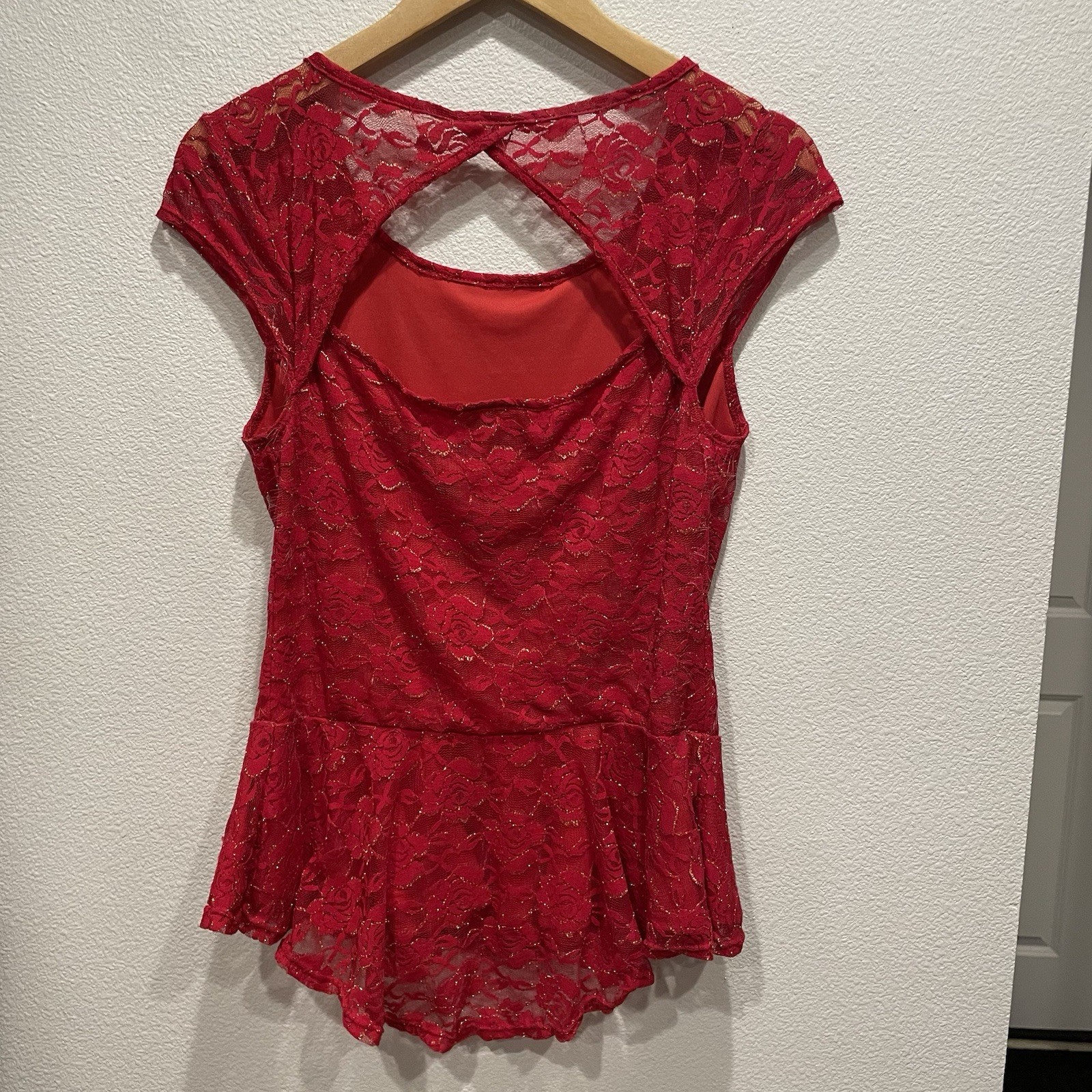 Y2K IZ Buyer L Red Metallic Peplum Top Cutout Floral Rose Lace 2000s Party READ