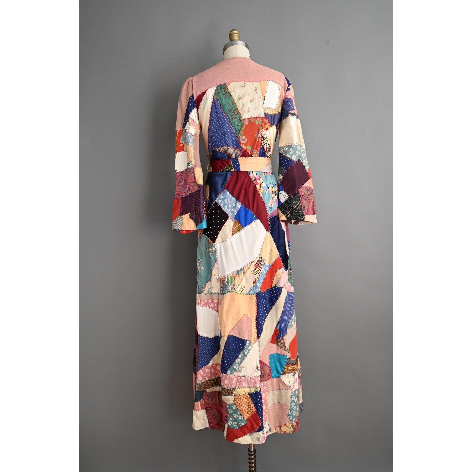 Antique 1930s Quilt Robe | Antique Crazy Quilt Dressing Robe | Medium Large
