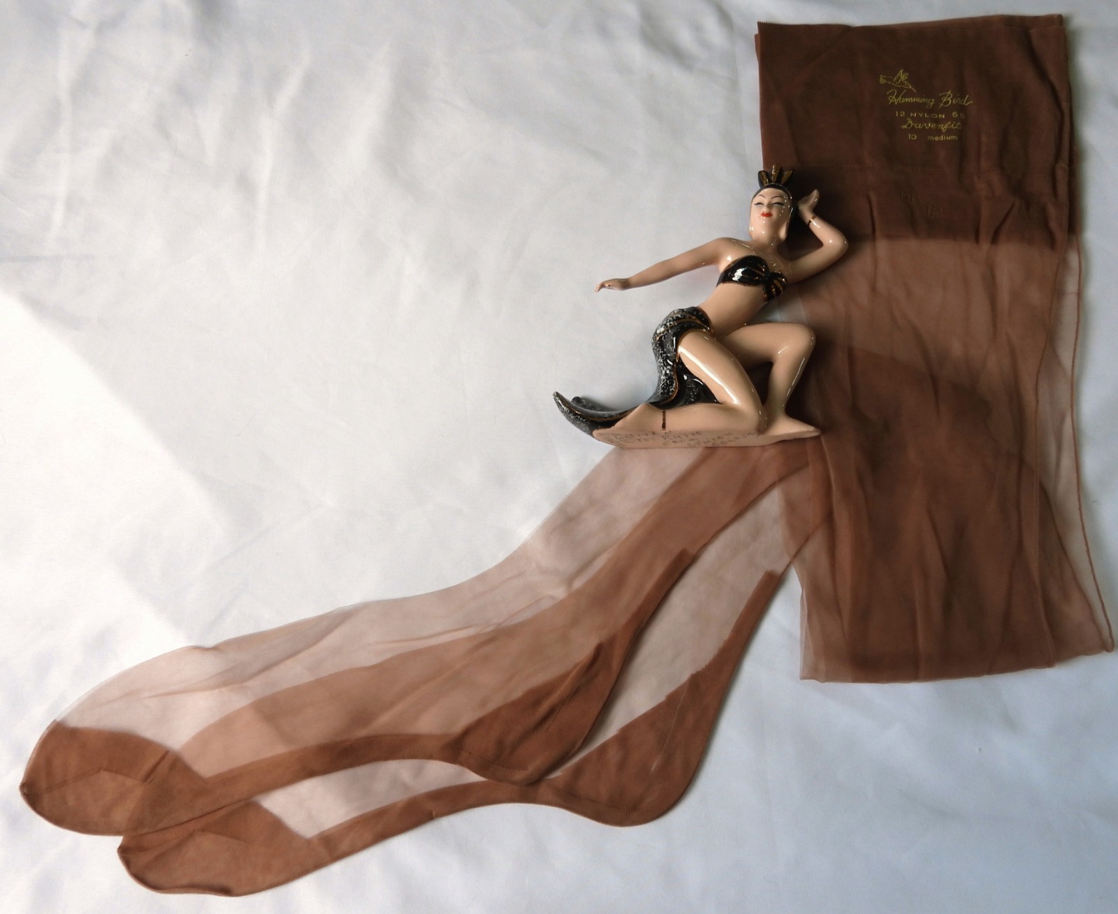 NOS Humming Bird Vtg 66/12 FF Cuban Plain SEAMED Silky Nylon STOCKINGS 10 31.5&Prime;