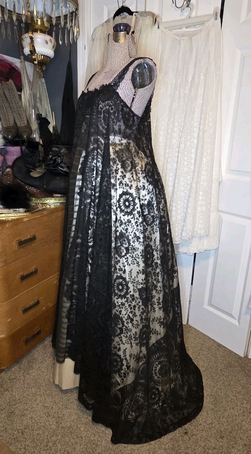 Exquisite Handmade Victorian Chantilly Nightgown/Negligee w/ Crochet Yoke