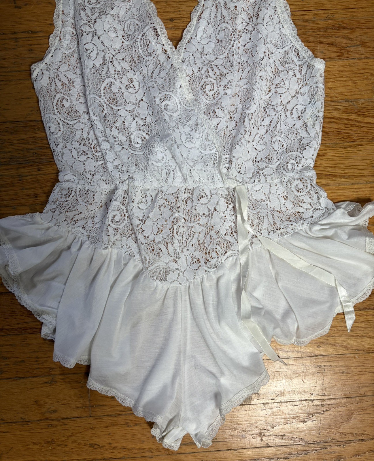Vintage80s 90s Lingerie Teddy Romper Sz S White Lace Pin Up Retro Union USA