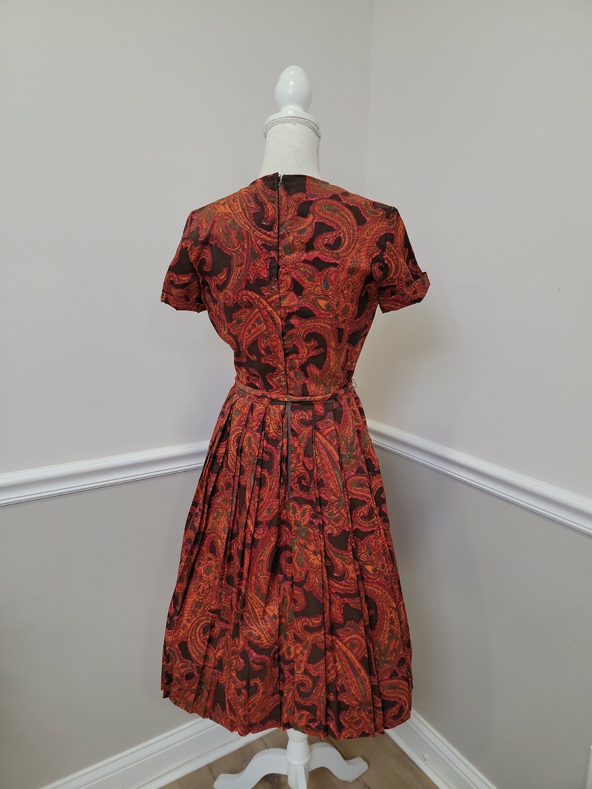 Vintage L&rsquo;Aiglon Knee Length Full Pleated Skirt Dress