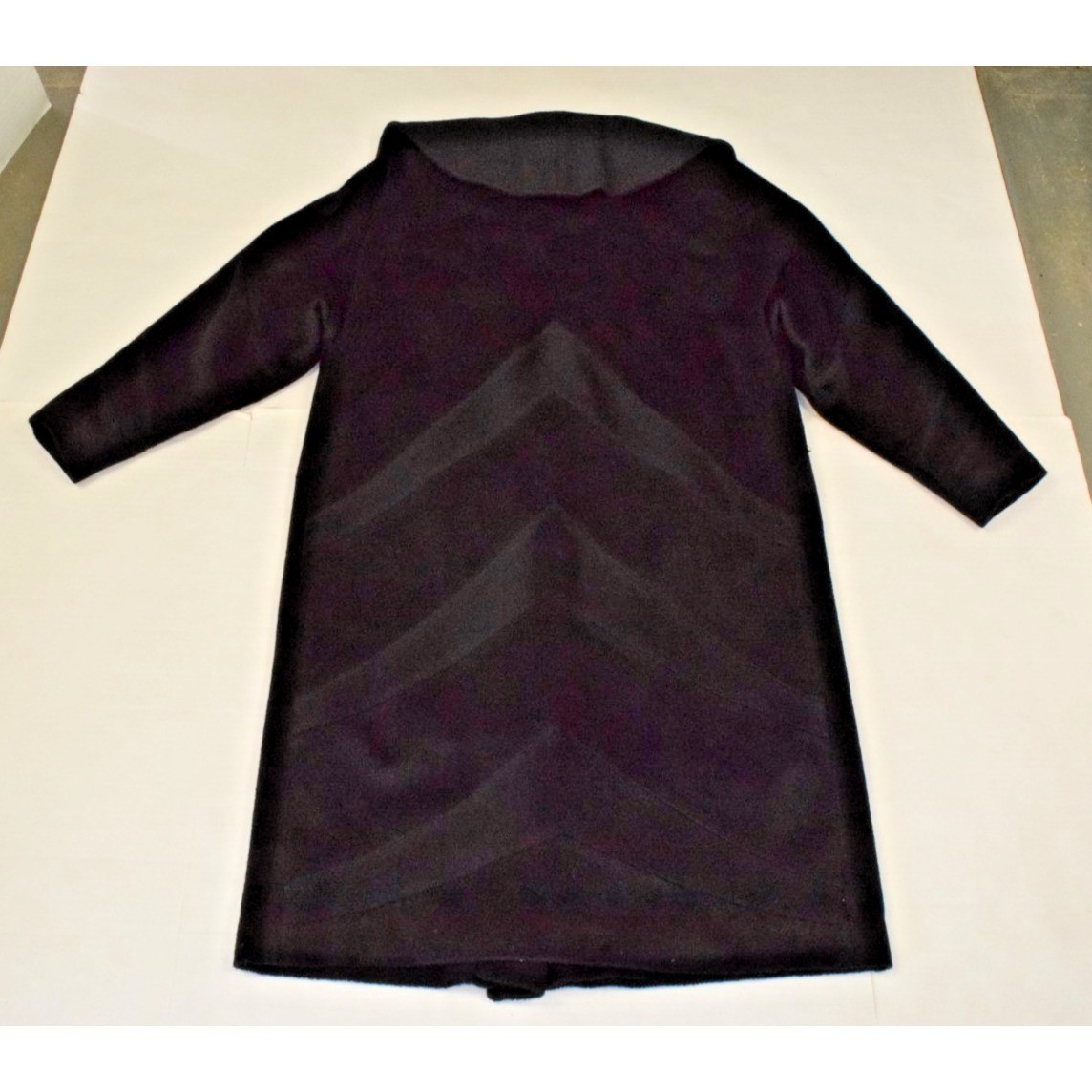 Vintage Fine Wool Coat Size S/M 50s Black Sheen Chevron Back Seamless Shoulder
