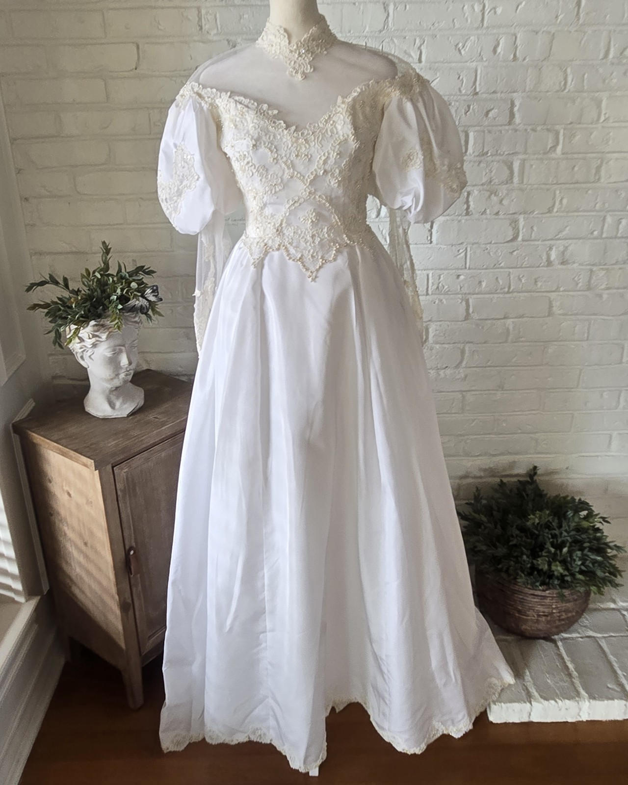 Vtg 80s Victorian Revival Wedding Gown, Beaded, Lace Trim, Train, XS/2