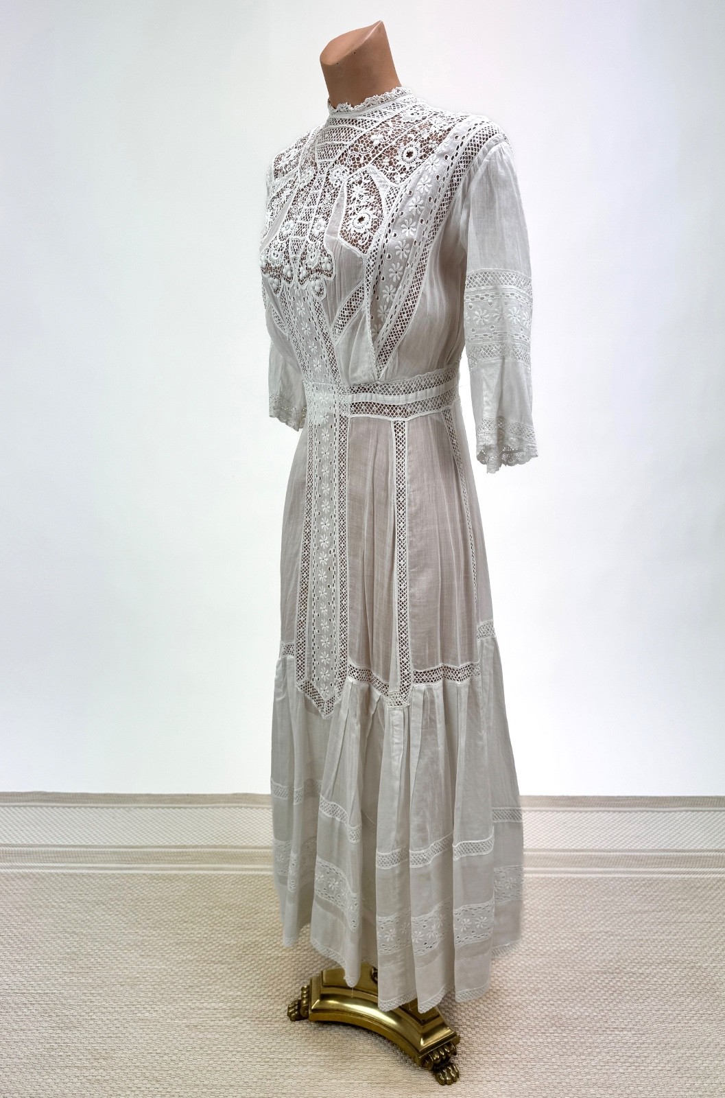 Antique Victorian Edwardian White lace Embroidered Cotton Tea Dress two piece