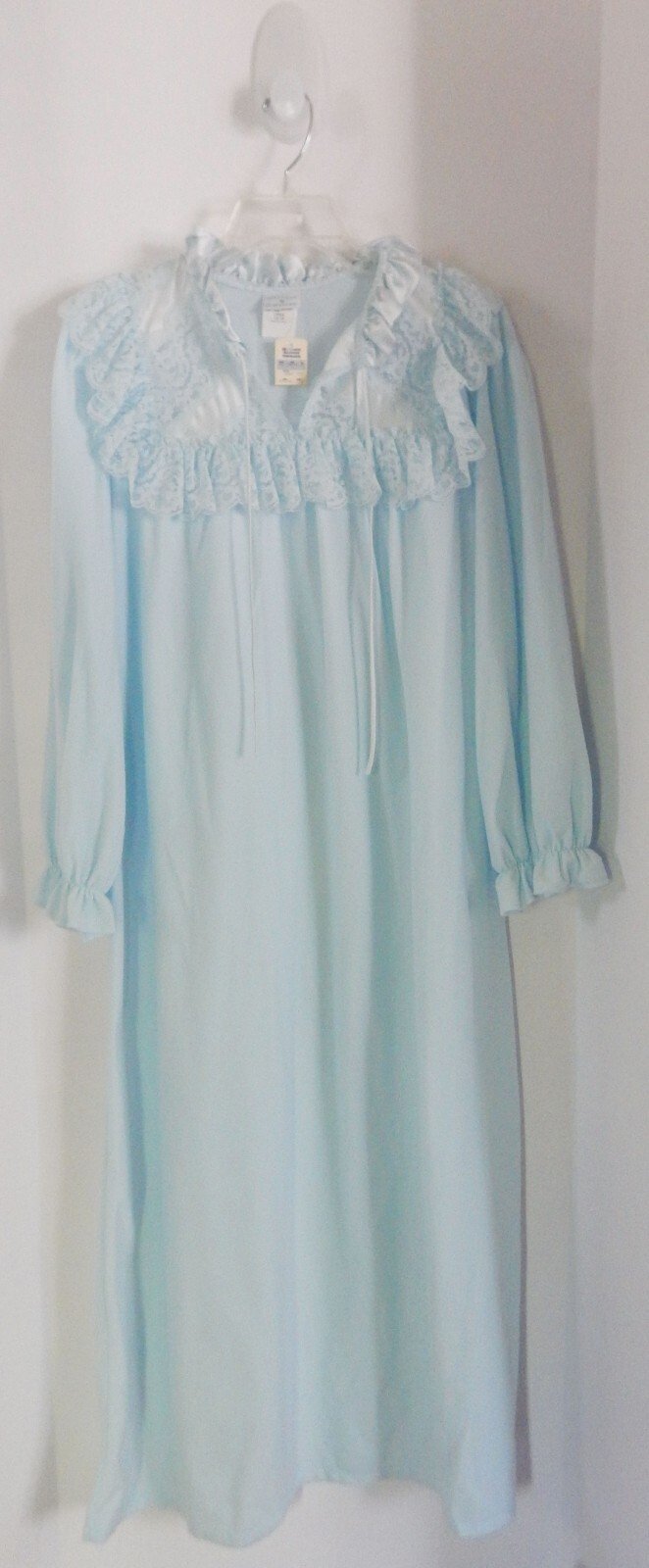 Vintage Gilligan O’Malley Blue Long NightGown with Ruffled Lace USA Size L16/18