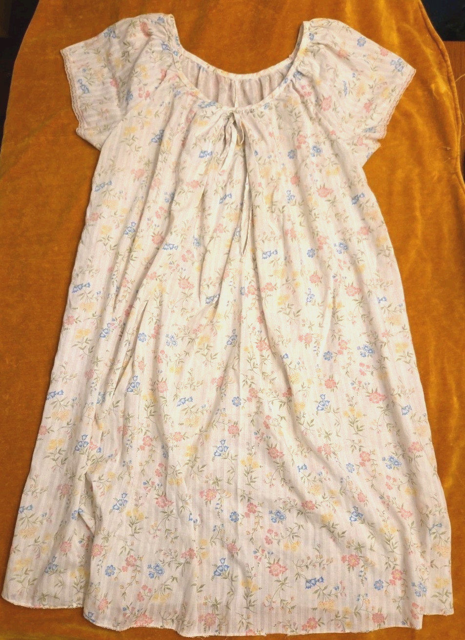 Nursing Nightgown 1980s Ivory With Blue, Yellow & Pink Flowers Size M/L Vintage