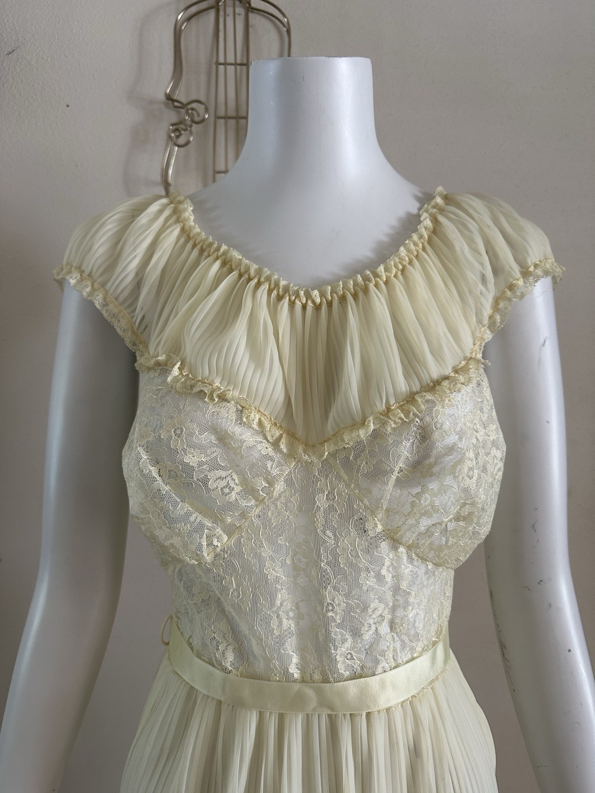 1970s Edwards Yellow Lace Nylon Gown Pleated Prairie Romantic Maxi Dress VTG