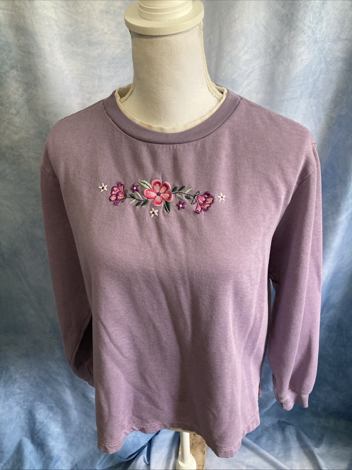 Vintage 90s Blair Embroidered Floral Sweatshirt Lavender Medium Cottagecore FAIR
