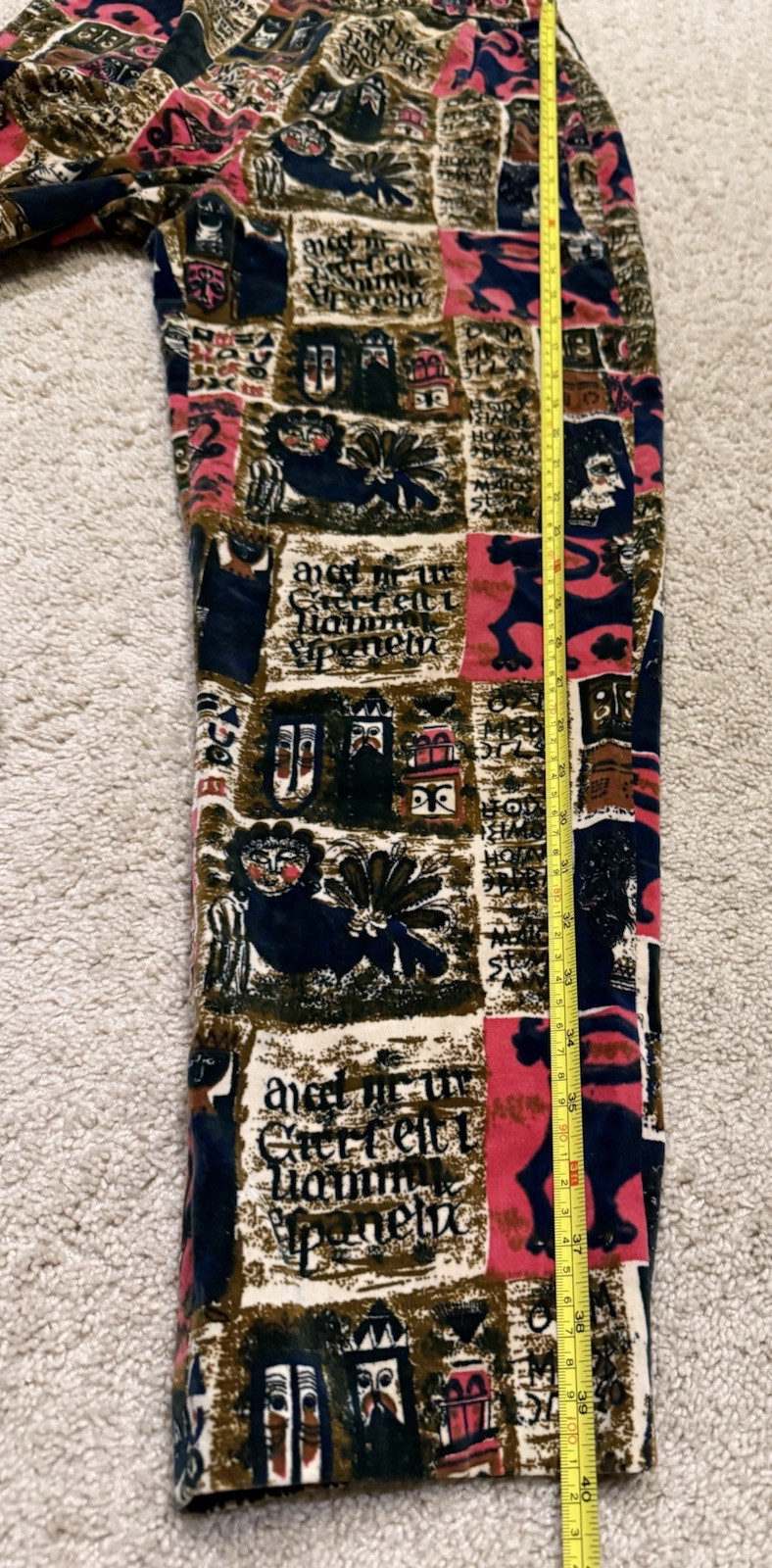 Vtg 60s Psychedelic Medieval Print Velvet Velour Pants Women Small 26×28 RARE