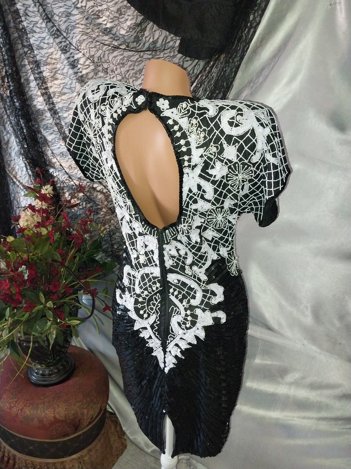 VTG GLAM DECO Sequins Beaded Mini Scalloped Dress Black White Silk Lined XS/P
