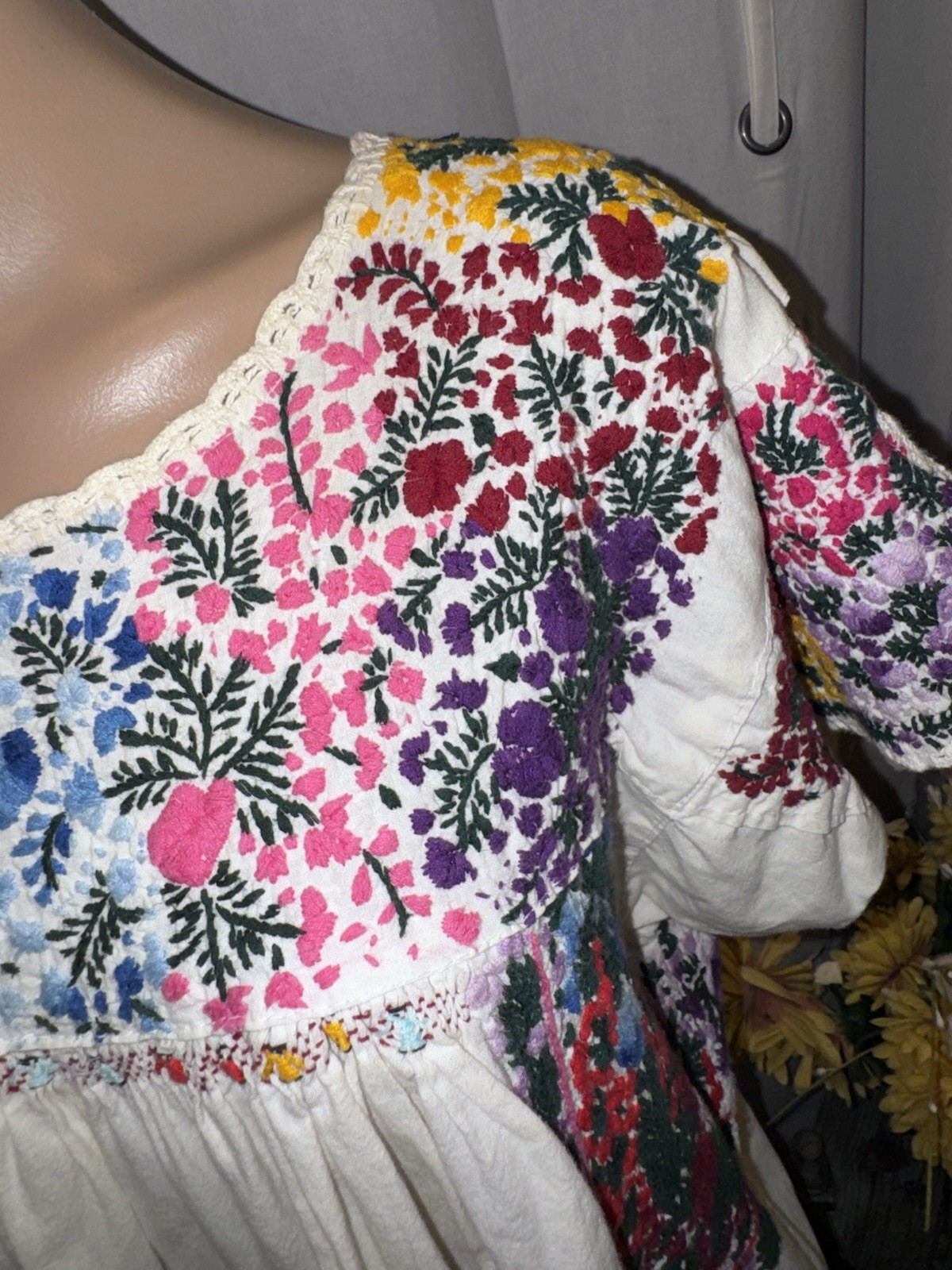Vintage Oaxacan Mexican 70&rsquo;s Long Dress Off White Cotton Embroidered Floral Sz L