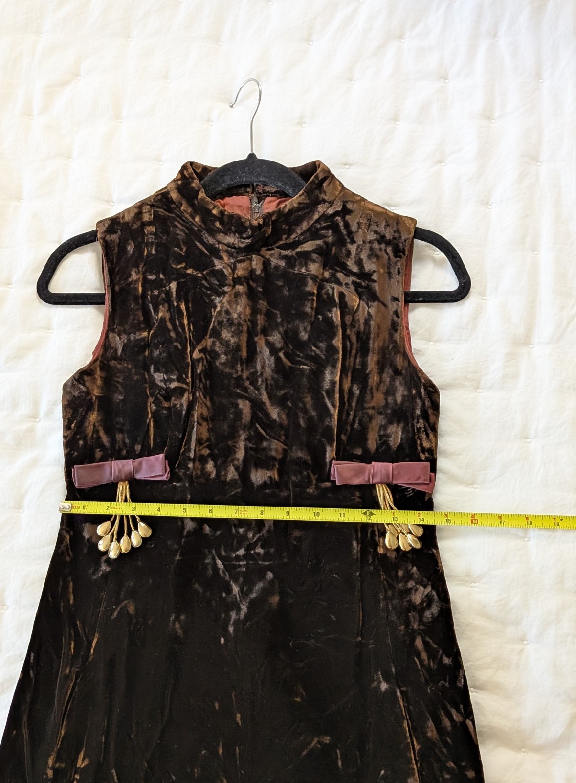 Vintage circa 1960&rsquo;s-70&rsquo;s Women&rsquo;s Chocolate Brown Crushed Velvet Mini Dress S